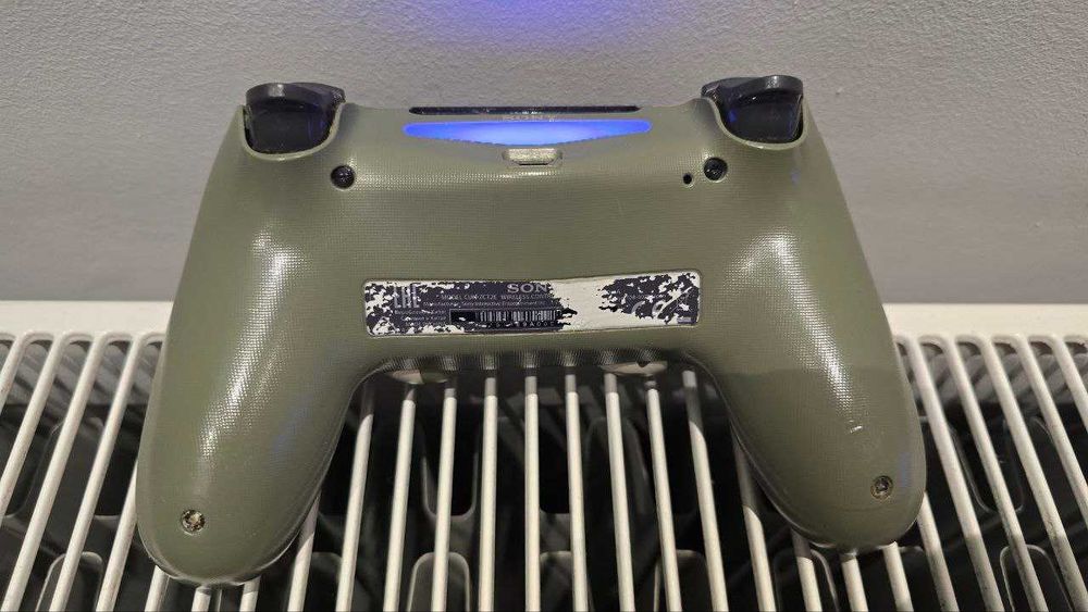 Pad PS4 DualShock 4 V2 –moro wojskowy OPIS