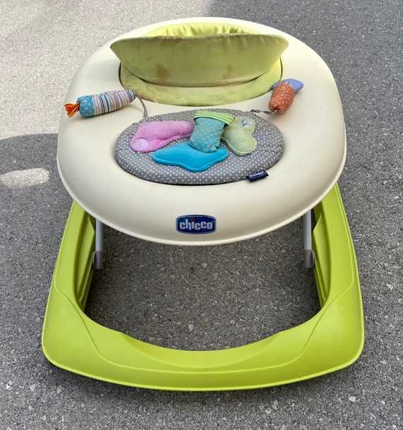 Andarilho Bebé Chicco com Brinquedos