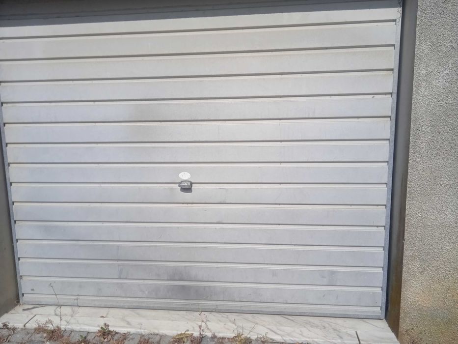 Janelas e portão basculante