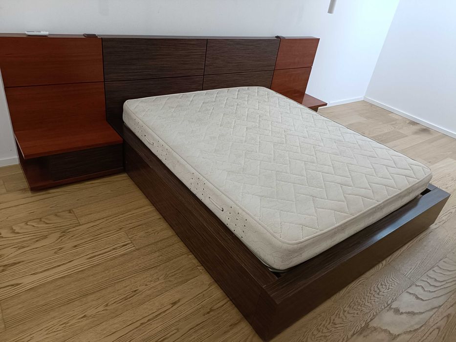 Mobiliário de quarto e mesa de cozinha