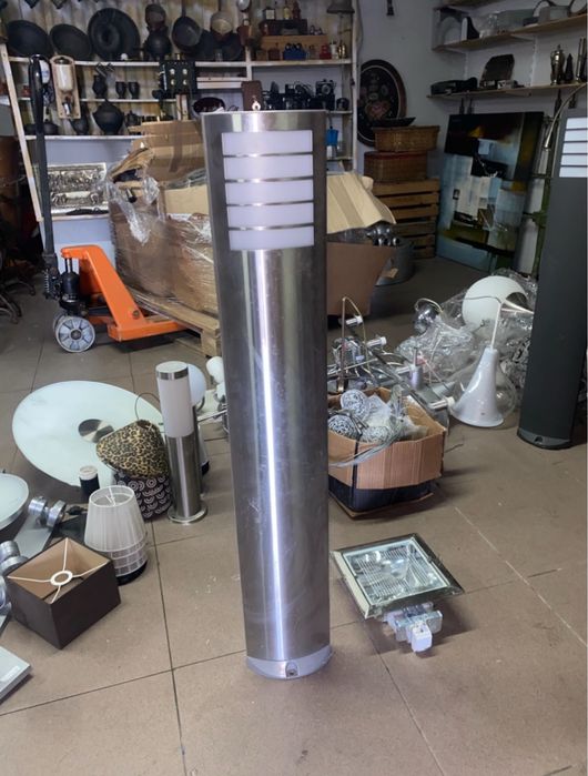 Varios candeeiros  de exposiçao