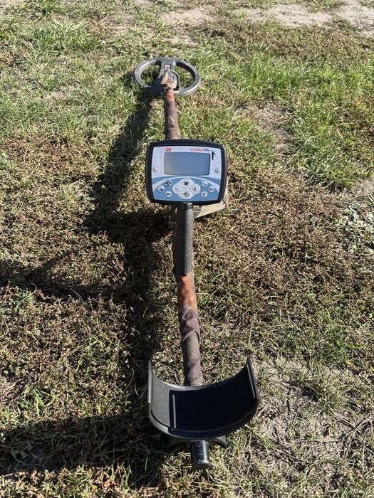 Продам металошукач Minelab X-TERRA 705