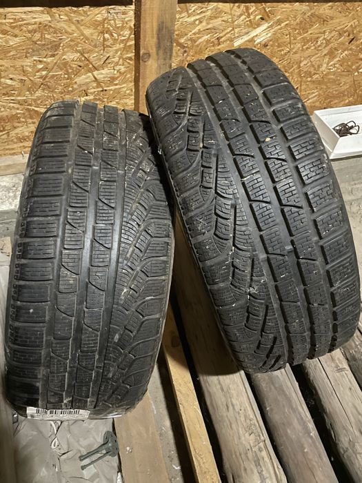 Зимова гума Pirelli 235/45/18