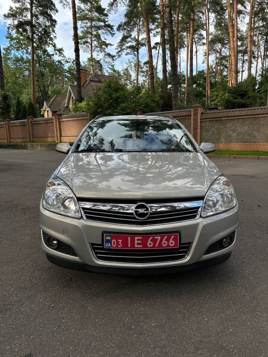 Продам свіжопригнаний Opel Astra H