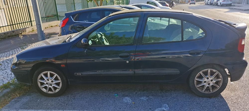 Renault Mégane 1.9 (Diesel) - Ano 2000 - Versão RXE (Para Reparar / Vendo Como Está)
Qualquer coisa estou ao dispor.