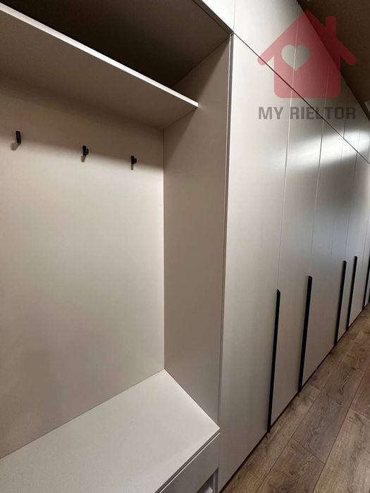 Продаж будинку у новому котеджному містечку!