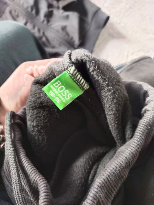 Ocieplany grupy jesienny lookboodres dziecięcy grubszy materiał Hugo