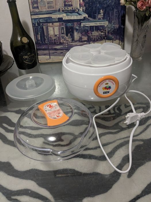 Продам йогуртницю