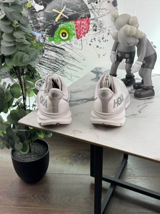 Кросівки Hoka Clifton 9 40.5 розмір Е16064