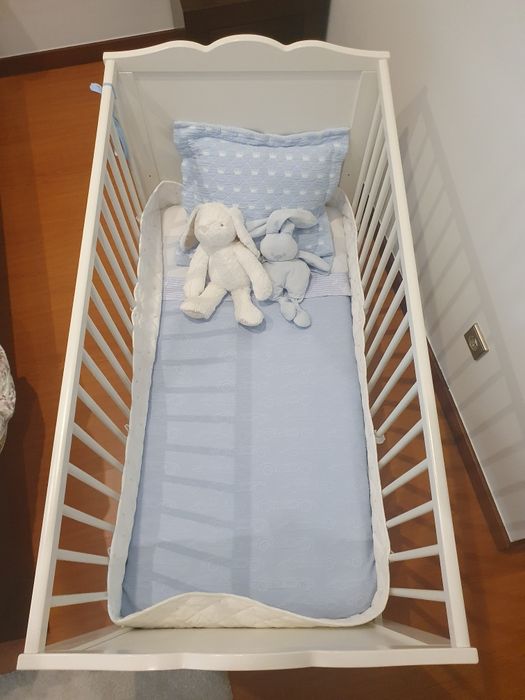Berço/Cama IKEA SMÅGÖRA – Como novo, com colchão incluído!