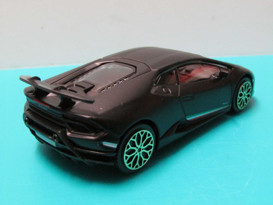 Lamborghini Huracán Performante - Bburago escala 1/43