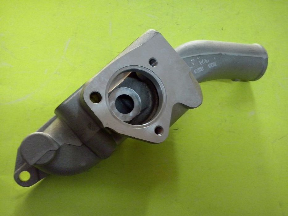 Caixa termostato Nissan Pickup D21 motor TD25 NOVA