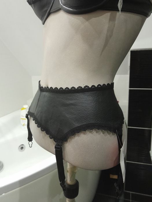 Pas do pończoch leather 100%skóra one sięze