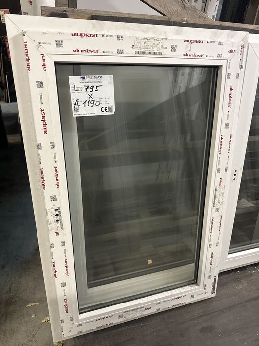 Janela PVC oscilobatente 79,5L/119A