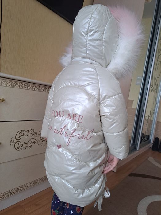 Продам зимовий пуховик - курточку на дівчинку