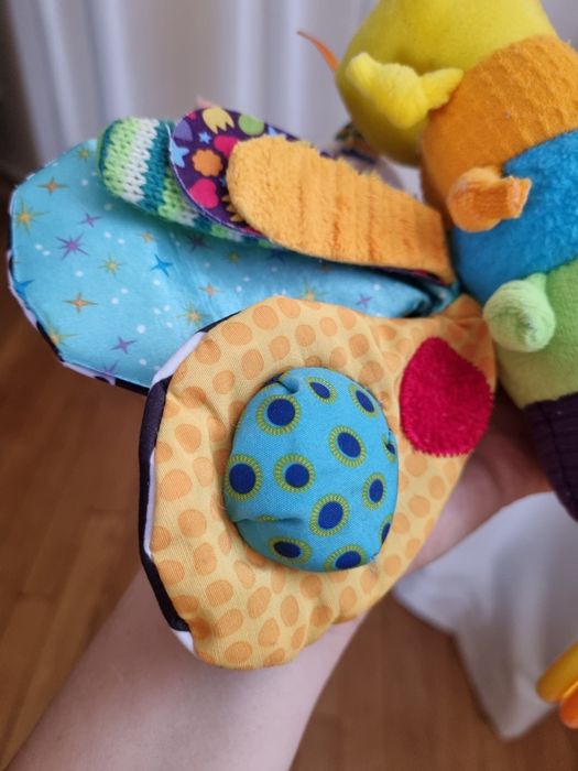 М'яка іграшка підвіска Lamaze метелик прорізувач