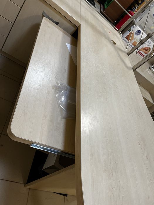 Продається стіл компютерний кутовий