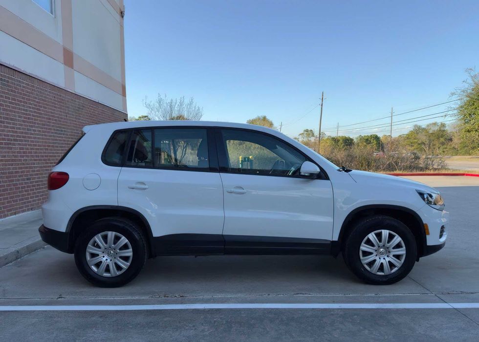 Volkswagen Tiguan      2016