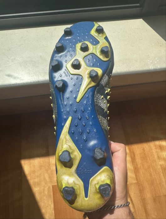 Chuteira de Futebol - Adidas Predator