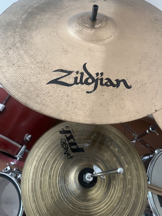 Bateria Mapex Série Pro M Completa com Pratos Zildjian ZBT