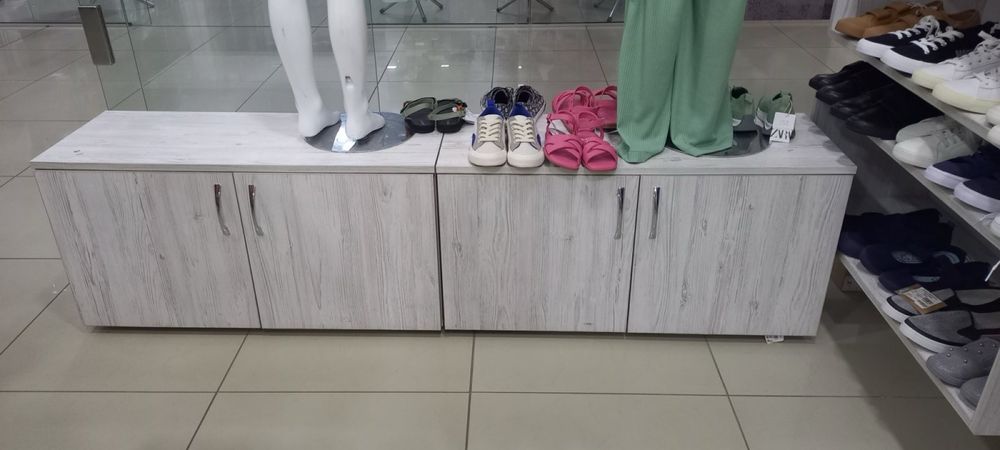 Продам стол тумбы полки