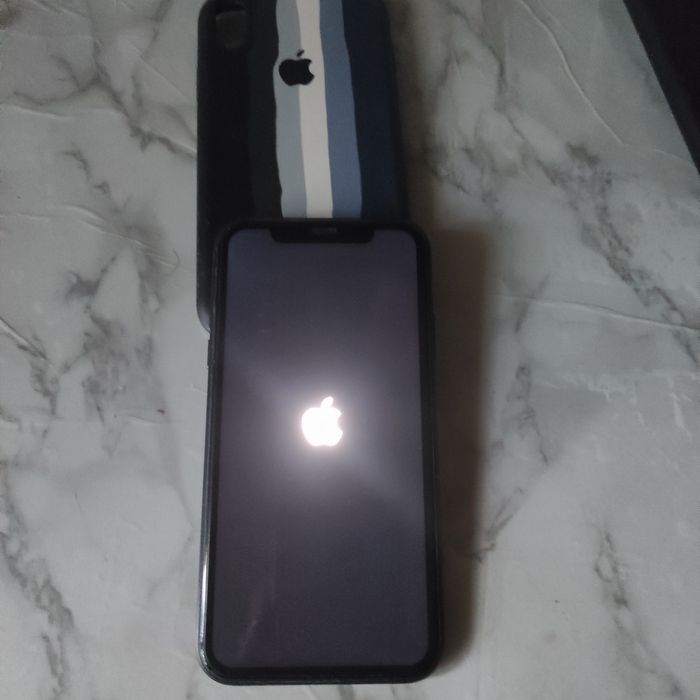 iPhone XR смартфон