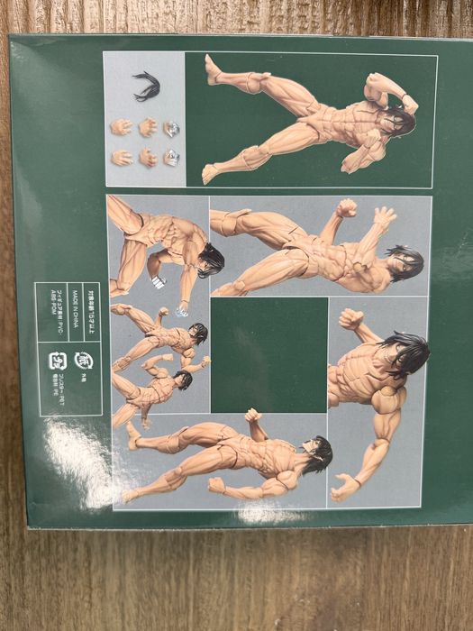 Attack on Titan – Figura Articulada Attack Titan (Eren) – Completa com Acessórios