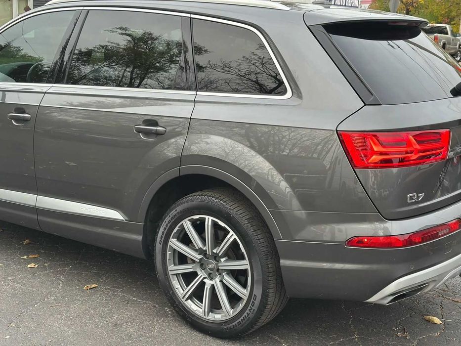 Audi Q7 2019 Premium Plus — большой премиум для семьи и путешествий