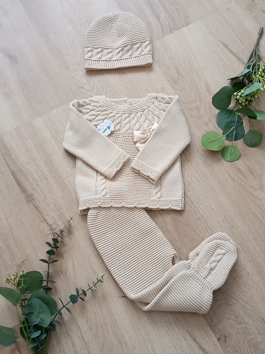 Conjunto camisola, calça e gorro