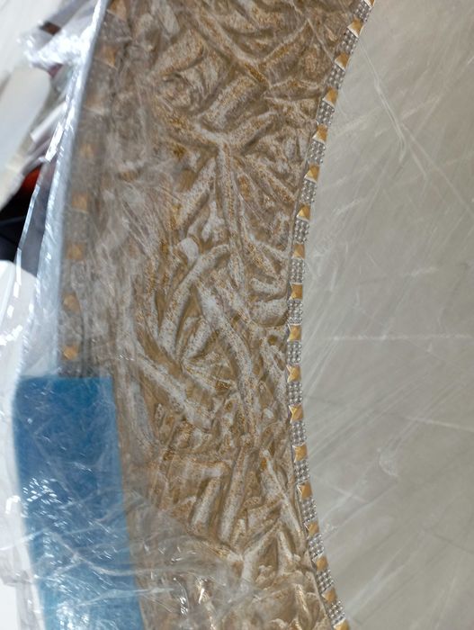 Moldura c espelho , aplicações em dourado