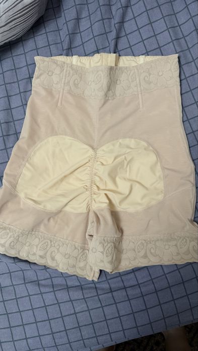 Жіноча корегуюча білизна