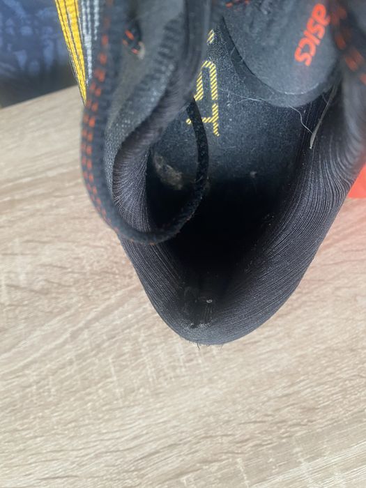 Buty  Asics Novablast 3 rozm 45 dł wkł ok 28
