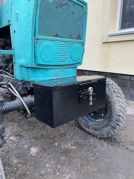 Противага-ящик для інструментів, балансир, противовес ЮМЗ