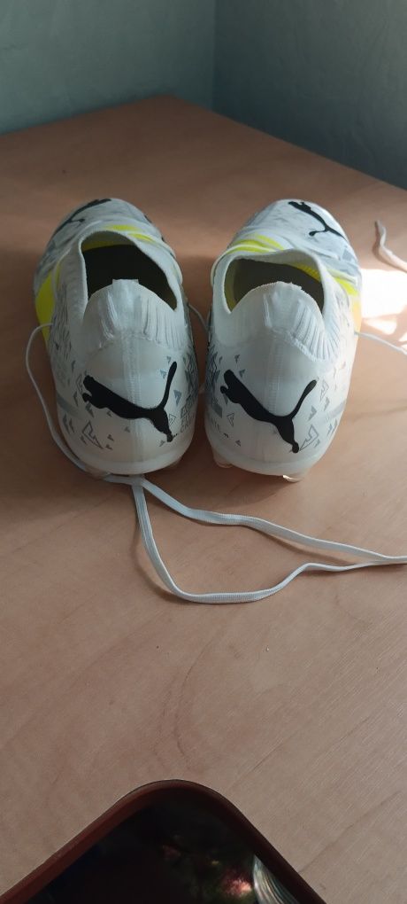 Бутси Puma білі/сірі: 2 000 грн. - Футбол Суми на Olx