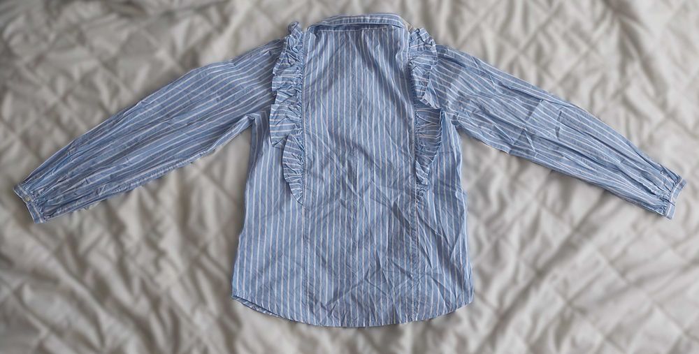 Koszula, bluzka dziewczęca, galowa z falbaną r. 146-152, MANGO