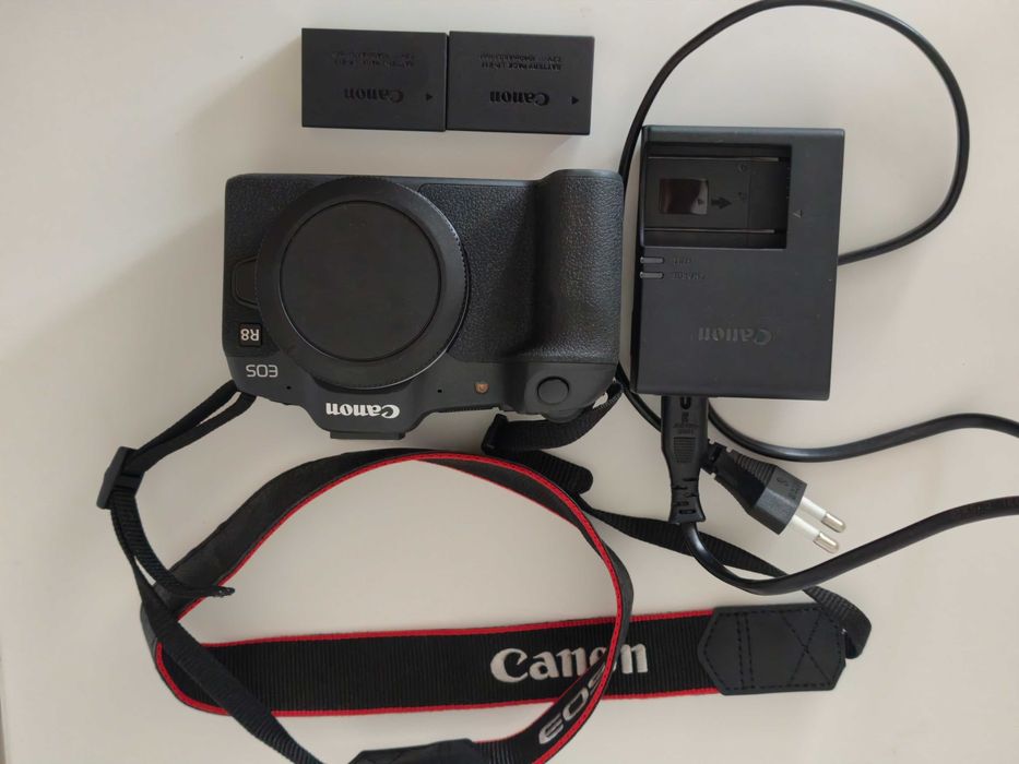 Canon EOS R8 з об'єктивом Canon RF 24-50mm f4.5-6.3 IS STM50mm