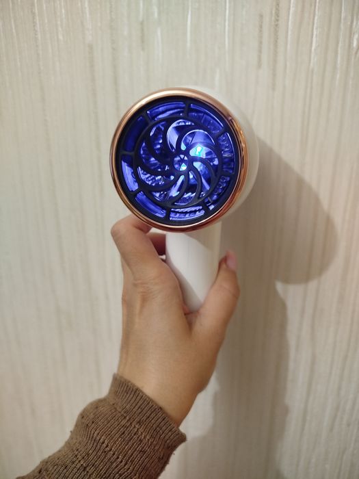 Фен безпровідний новий