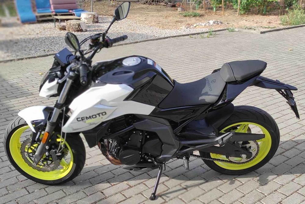 CF Moto  650  NK com Garantia