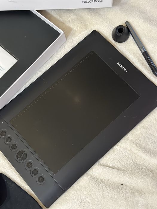 Графічний планшет Huion Inspiroy H610 Pro V2 — повний комплект з коробкою