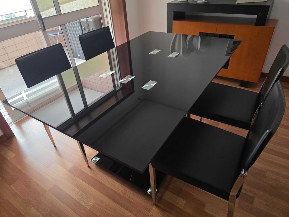 Vendo mesa de sala de jantar