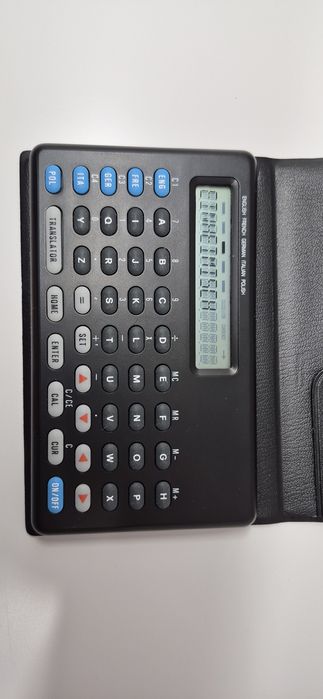 Translator kieszonkowy z lat 90tych elektroniczny