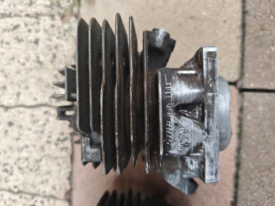 Cylinder orginalny Stihl 261  dwie sztuki