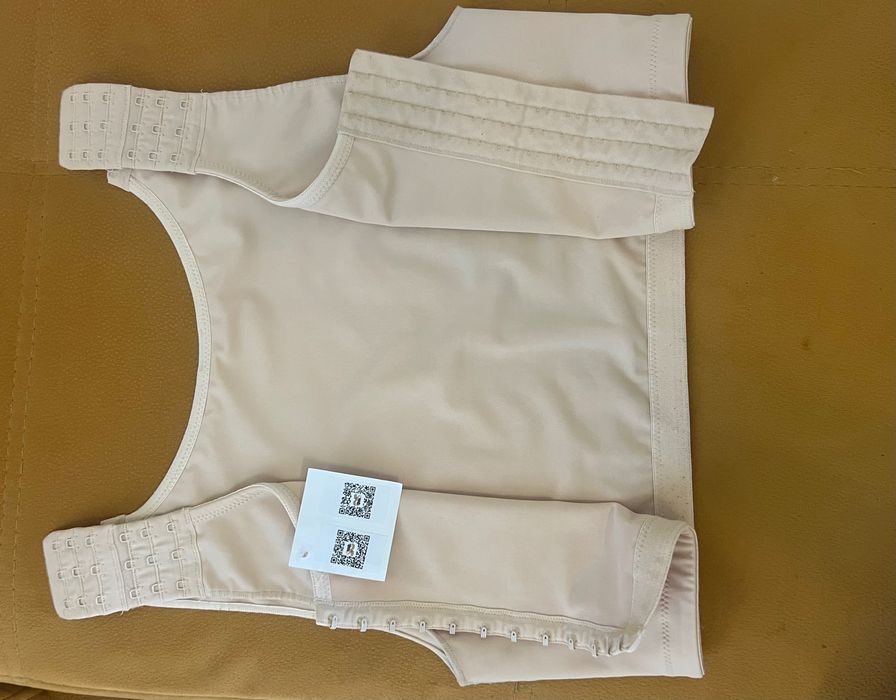 Colete cirúrgico de compressão tamanho M, utilizado apenas 30 dias.