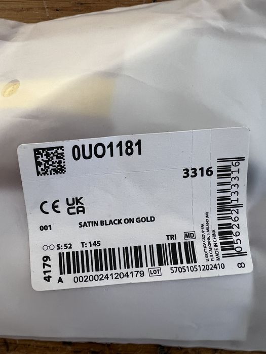 Óculos de Grau Unofficial (Luxottica) – Satin Black/Gold (Novos)
