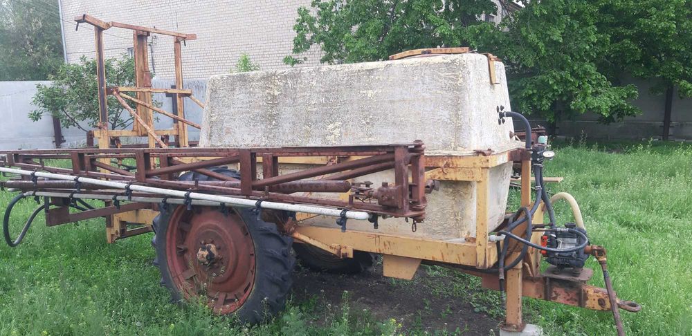 Оприскувач ОП- 2000