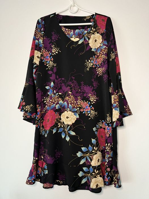 kwiatowa sukienka z długim rękawem i falbaną Tatuum L 40