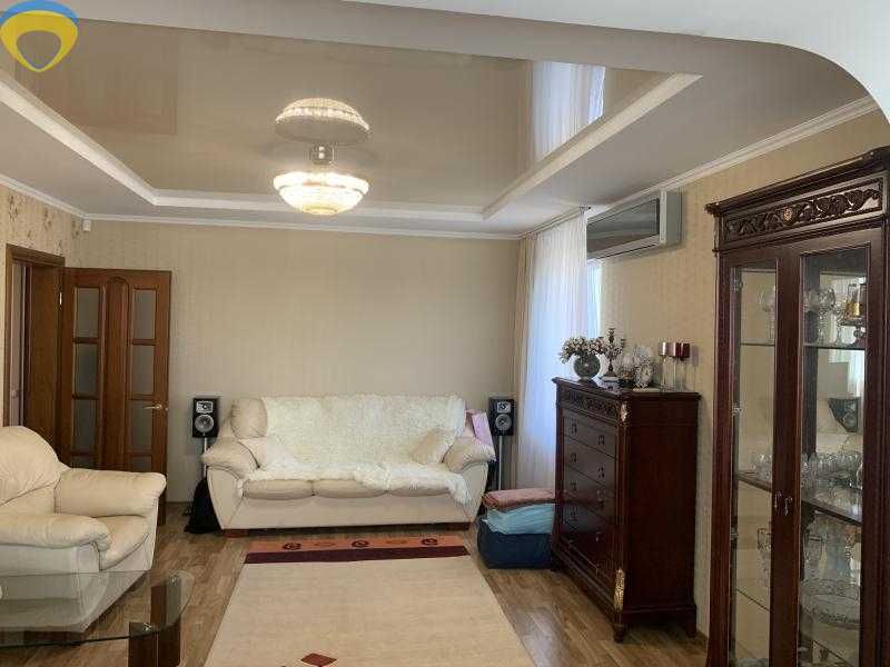 Квартира з якісним дорогим  ремонтом меблями та технікою