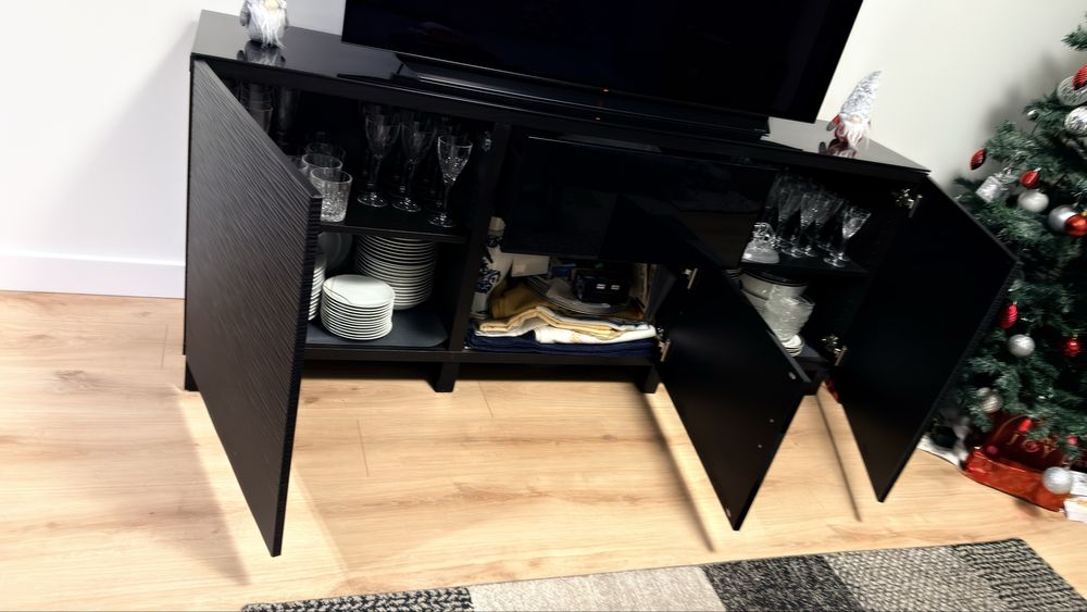 Aparador ikea preto como novo