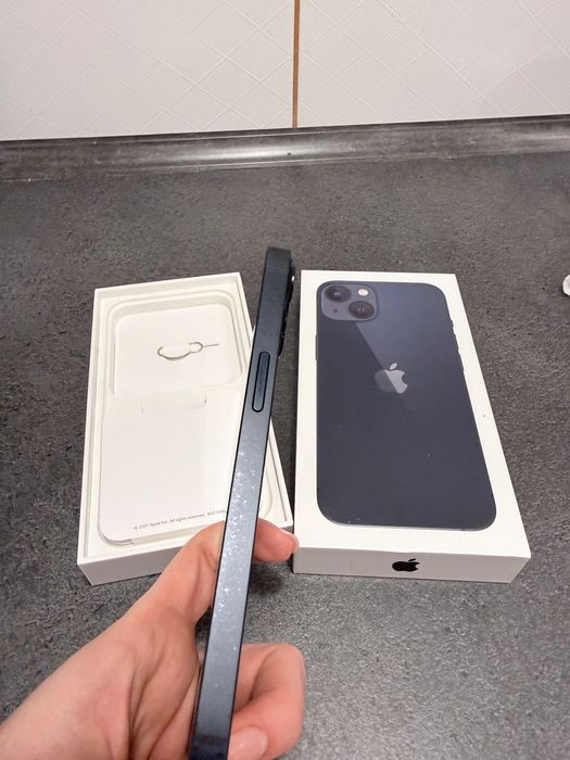 iPhone 13 128gb.