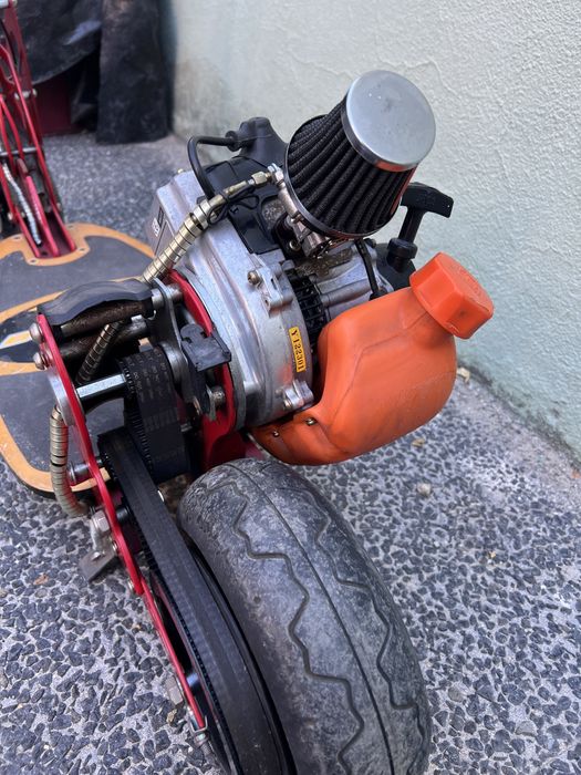 Trotineta Blade Z Moby com motor tanaka combustão